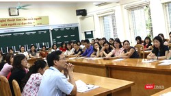 Họp công tác chấm thi. Ảnh: Minh Thúy