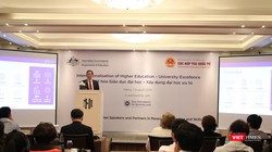 Hội thảo “Quốc tế hóa giáo dục đại học – Xây dựng đại học ưu tú” -Ảnh: Minh Thúy.
