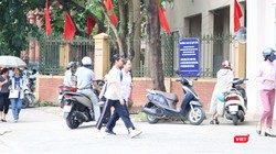 Học sinh đi học. Ảnh: Minh Thúy