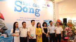 Lễ ra mắt sách, triển lãm ảnh với chủ đề “Nơi đầu sóng”. Ảnh: Minh Thúy