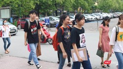 Sinh viên trong ngày nhập học. Ảnh: Minh Thúy