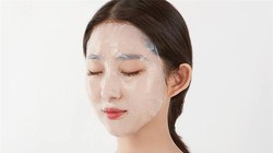 Đắp mặt nạ thường xuyên không chỉ cải thiện làn da mà còn hạn chế làn da khô. 