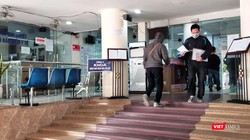 Người dân đến khám bệnh tại bệnh viện. Ảnh: Minh Thúy 