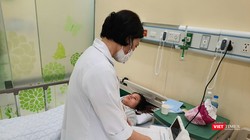 Bác sĩ chăm sóc sản phụ Phạm Thị Hằng sau sinh. Ảnh: BVCC