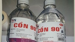 2 chai cồn 90 độ mà anh N. đã sử dụng. Ảnh: Mai Thanh 