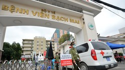 Cổng vào Bệnh viện Bạch Mai. Ảnh: Hoàng Anh 