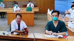 Lãnh đạo Bệnh viện Bạch Mai thông tin về tình hình phòng, chống COVID-19 tại Bệnh viện. Ảnh: Minh Thúy