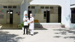 Bệnh nhân mắc COVID-19 được công bố khỏi bệnh. Ảnh: Phạm Hằng 