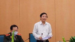 Ông Hoàng Đức Hạnh - Phó giám đốc Sở Y tế Hà Nội (áo trắng). Ảnh: UBND TP. HN