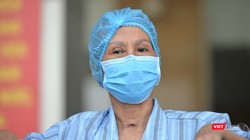 Bệnh nhân 19 mắc COVID-19 trong ngày được công bố khỏi bệnh. Ảnh: Hoàng Anh 