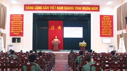 Trường Đại học Kỹ thuật Y – Dược Đà Nẵng đã tập huấn cho 400 cán bộ, nhân viên, chiến sĩ và học viên về “Cách truy vết người tiếp xúc gần với bệnh nhân COVID- 19”. (Ảnh: Vũ Mạnh Cường)

