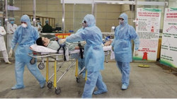 Các bác sĩ tại Bệnh viện Trung ương Quân đội 108 diễn tập khi có ca mắc COVID-19 (Ảnh: Bệnh viện Trung ương Quân đội 108) 