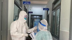 Bác sĩ trao đổi công việc tại bệnh viện (Ảnh - BYT) 