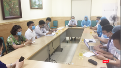 Bộ Y tế làm việc với Bệnh viện E sau khi phát hiện bệnh nhân mắc COVID-19 điều trị ở bệnh viện (Ảnh: Thanh Hằng) 