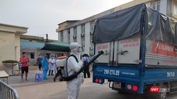 Phun khử khuẩn phòng COVID-19 (Ảnh - Minh Thúy)