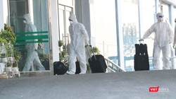 Nhân viên y tế chống COVID-19 ở bệnh viện (Ảnh - Minh Thuý) 