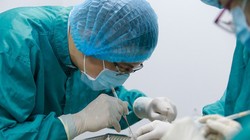 TS. Đỗ Tuấn Đạt trong phòng thí nghiệm nghiên cứu vaccine COVID-19 (Ảnh: VABIOTECH) 