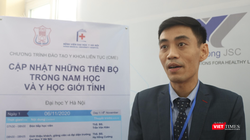 TS. Nguyễn Hoài Bắc – Trưởng Khoa Nam học và Y học giới tính, Bệnh viện Đại học Y Hà Nội (Ảnh: Minh Thuý) 