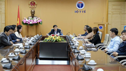 Bộ Y tế họp khẩn về trường hợp bệnh nhân 1347 mắc COVID-19 (Ảnh: Đình Anh) 