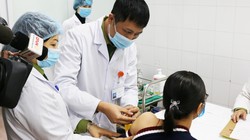Một trong 3 cô gái tiêm vaccine phòng COVID-19 Nano Covax liều cao nhất (Ảnh: Vũ Nga) 