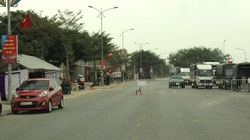 Toàn bộ cụm dân cư có ca mắc COVID-19 ở Hải Dương đều bị phong toả (Ảnh: Đức Tùy - Huy Hoàng)