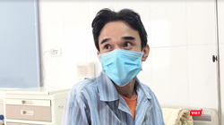 Bệnh nhân Đ. bị xơ gan nặng sau nhiều năm uống thuốc nam (Ảnh - Minh Thuý) 