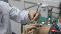 Tiêm vaccine phòng COVID-19 (Ảnh - Minh Thuý)
