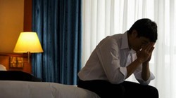 Quý ông đau đầu vì "trên bảo, dưới không nghe" (Ảnh minh hoạ) 