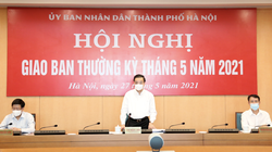 Ông Chu Ngọc Anh - Chủ tịch UBND TP. Hà Nội - chủ trì hội nghị giao ban thường kỳ (Ảnh - Xuân Hải) 