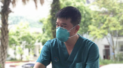 BS. CKII. Trần Thanh Linh - Phó trưởng Khoa Hồi sức cấp cứu Bệnh viện Chợ Rẫy (Ảnh - Ngọc Mai) 