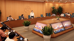 Ông Chu Ngọc Anh – Chủ tịch UBND TP. Hà Nội - chỉ đạo tại cuộc họp (Ảnh - Thọ Dương) 