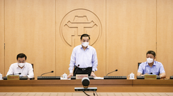 Ông Chu Ngọc Anh – Chủ tịch UBND TP. Hà Nội - chủ trì cuộc họp (Ảnh - Trung Nguyên) 