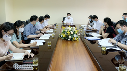 Toàn cảnh buổi làm việc của Thứ trưởng Bộ Y tế Trương Quốc Cường với Trung tâm Kiểm soát bệnh tật thành phố Hà Nội (Ảnh - Trần Minh) 