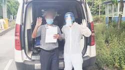 Bệnh nhân Đ. khoẻ mạnh trong ngày được xuất viện (Ảnh - Đặng Thanh) 