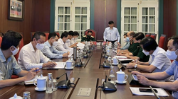 Bộ trưởng Bộ Y tế Nguyễn Thanh Long phát biểu tại cuộc họp (Ảnh - BYT) 