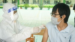 Người dân ở TP. Thủ Đức tiêm vaccine phòng COVID-19 Vero Cell của Sinopharm (Ảnh - Diễm Hằng) 