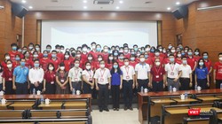 Hơn 300 sinh viên Trường Đại học Y Hà Nội hỗ trợ 3 quận, huyện phòng, chống dịch COVID-19 (Ảnh - Minh Thuý) 