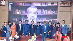 Trường Đại học Y Hà Nội phong tặng chức danh Giáo dư danh dự cho GS. Emmanuele A. Jannini (Ảnh - Hữu Linh)