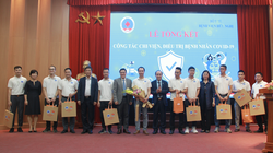 Bệnh viện Hữu Nghị tổ chức lễ tổng kết công tác chi viện, điều trị bệnh nhân COVID-19 (Ảnh - BVCC) 