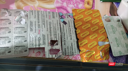 Thuốc kháng sinh (Clindamycin), kháng viêm (Medrol) xuất hiện trong đơn thuốc điều trị F0 được người dân chia sẻ trên Facebook cho nhau (Ảnh - MT) 