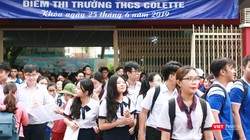 Thí sinh mừng rỡ sau khi kết thúc môn thi tiếng Anh