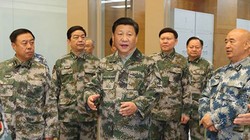 Chủ tịch Trung Quốc Tập Cận Bình cùng các tướng lĩnh.