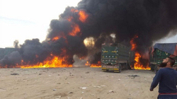 Xe chở dầu phi pháp tới Thổ Nhĩ Kỳ bị máy bay Nga triệt hạ.