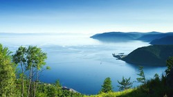 Hồ Baikal, một biểu tượng của nước Nga.