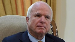 Ông John McCain.