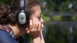 Vì sao có người thích nhạc buồn?