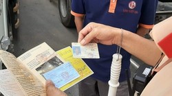 Bộ Công an đề xuất các hành vi bị trừ điểm trong giấy phép lái xe đối với tài xế xe máy. Ảnh minh họa.