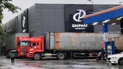 Hà Nội: Dùng xe container chặn cửa ngăn gió, chống bão số 3