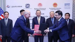 Tổng Bí thư, Chủ tịch nước chứng kiến lễ ký thỏa thuận hợp tác về chuyển đổi số