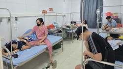 13 học sinh ở Hà Nội nhập viện: Chưa xác định được nguồn gốc chai nước ngọt phát miễn phí